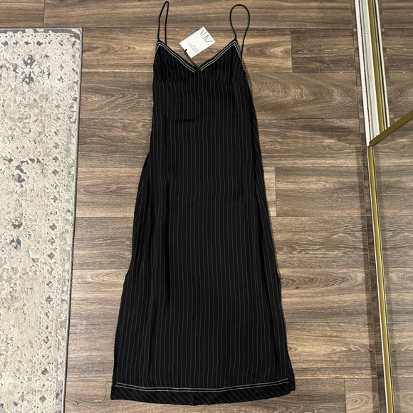 NWT ZARA LIMITED EDITION long pinstripe satin dress with leg slits - Picture 9 of 15